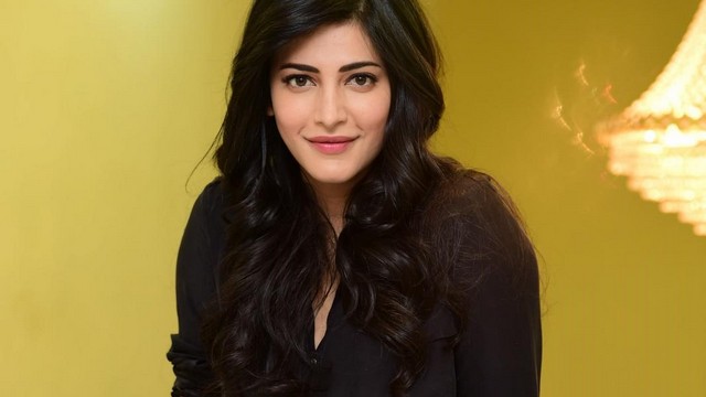 Shruti Haasan in search of Talents for