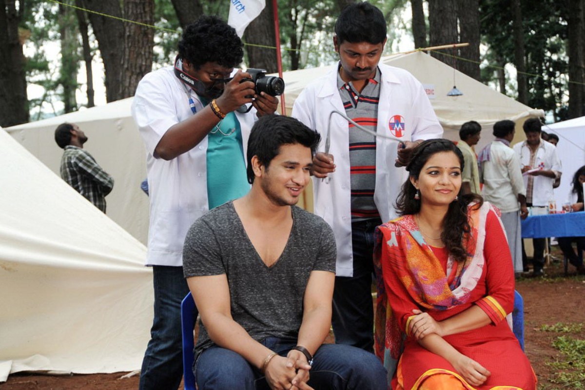 Karthikeya Movie Stills | 25CineFrames