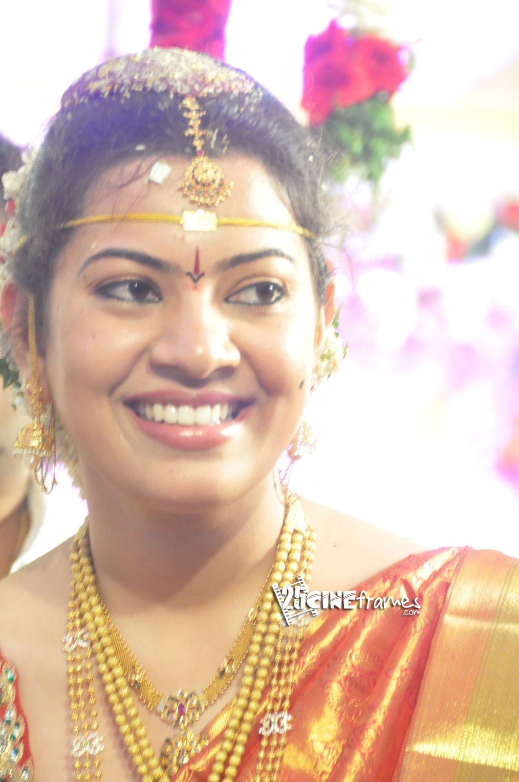 1062px x 1600px - Geetha Madhuri And Nandu Marriage Photos | 25CineFrames