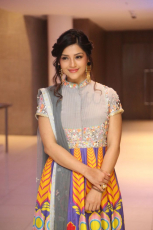 Mehreen Pirzada New Latest HD Photos | Raja The Great Movie Heroine Mehreen Pirzada Photo Shoot Images