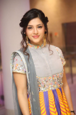 Mehreen Pirzada New Latest HD Photos | Raja The Great Movie Heroine Mehreen Pirzada Photo Shoot Images