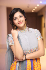 Mehreen Pirzada New Latest HD Photos | Raja The Great Movie Heroine Mehreen Pirzada Photo Shoot Images