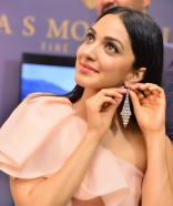 Kiara Advani New Latest HD Photos | Vinaya Vidheya Rama Movie Heroine Kiara Advani Photo Shoot Images | Vinaya Vidheya Rama Actress