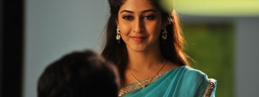 Sonarika Bhadoria HD Photos Images in Jadugadu Movie Stills